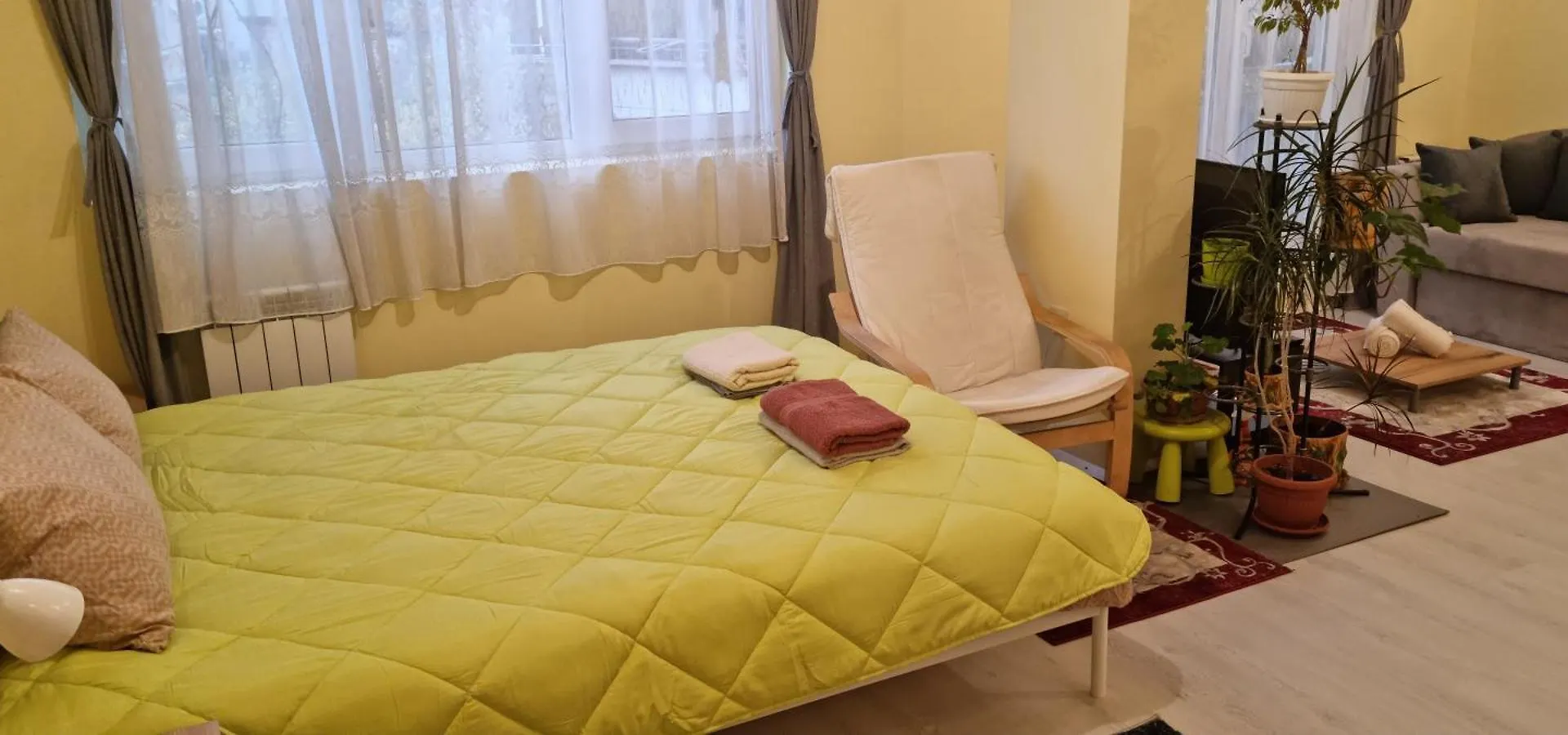 Peaceful Studio In The City Center, Close To Subway, Medical University Sofia Appartement